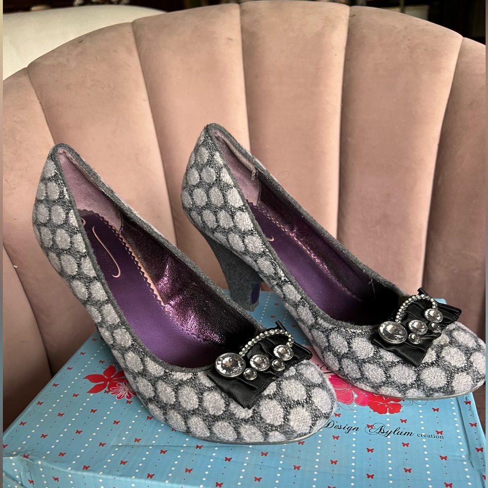 Retro Heels